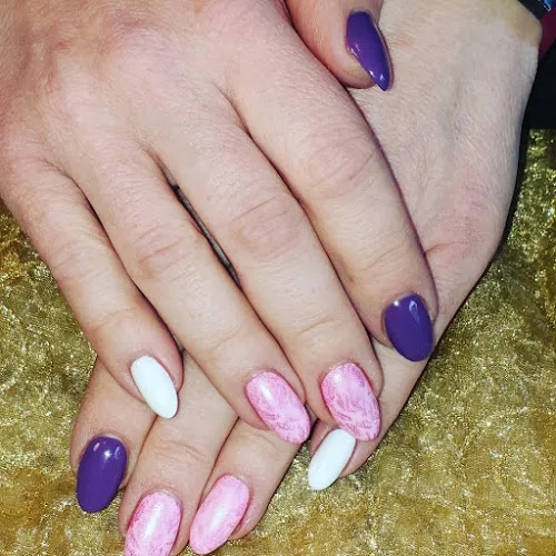 8 - Ink-finity Tattooartist