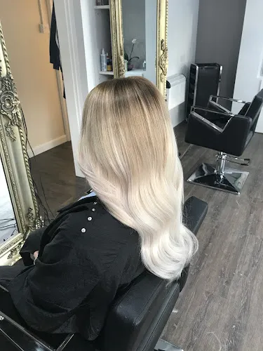 6 - International Hair Salon