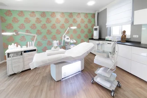 3 - ISARSKINCARE - Angela Gschwendtner