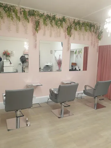 5 - Its Lovely Hair and Beauty