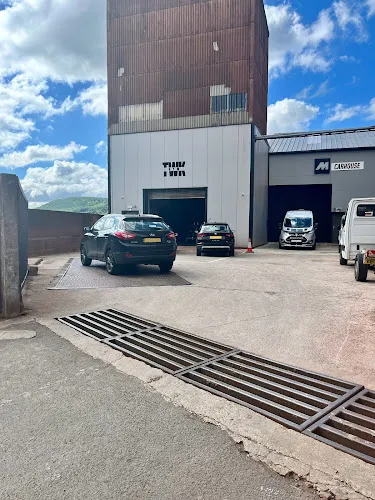 2 - Jagged Edge Hair & Beauty Salon