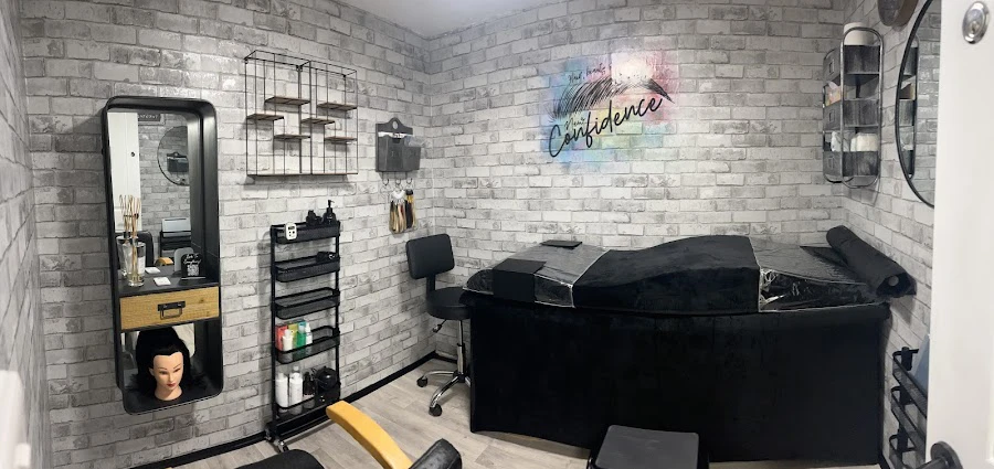 1 - Jagged Edge Hair & Beauty Salon