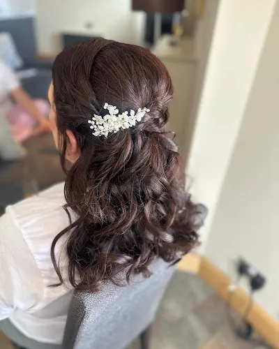 8 - James Cameron Hairdressing