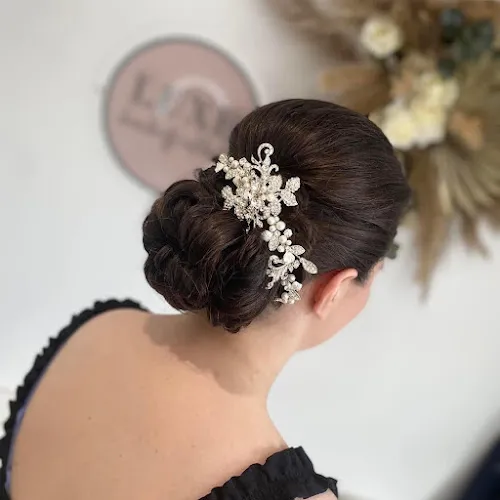 6 - James Cameron Hairdressing