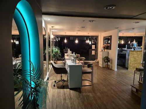 3 - Jamess Barber Shop