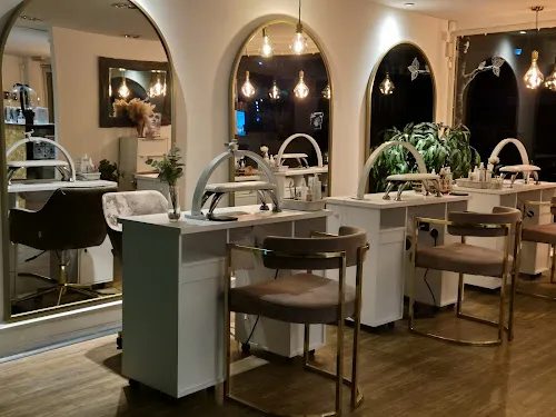 5 - Jamess Barber Shop