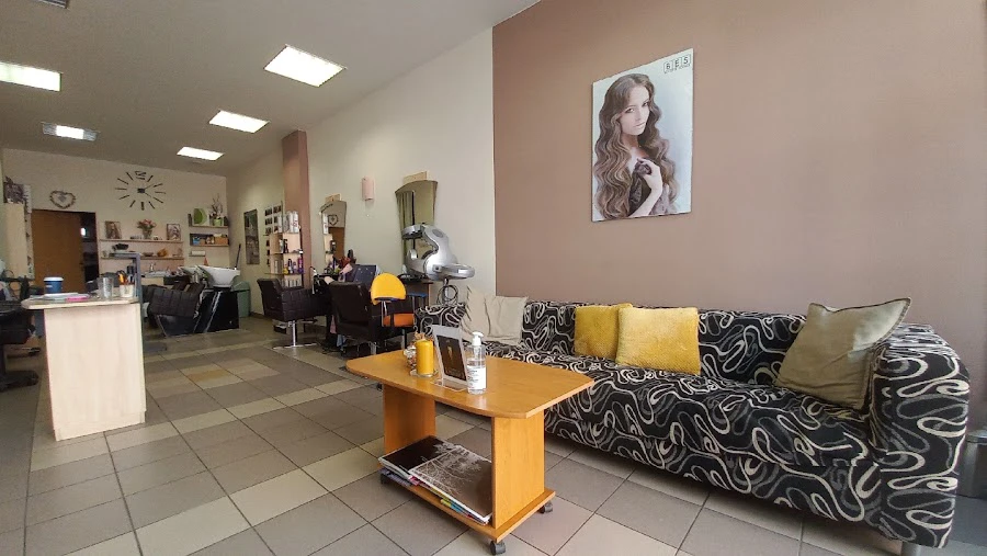 1 - Jana Navrátilová-FreeSTYLE kadeřnictví