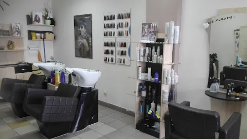 4 - Jana Navrátilová-FreeSTYLE kadeřnictví