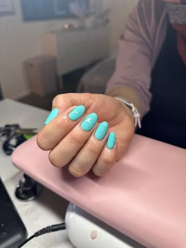 4 - Jasmine Nails Bar