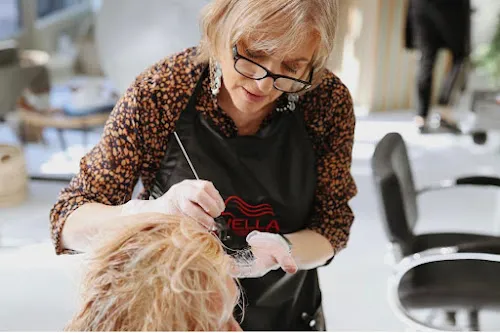 6 - Jazz Hair studio