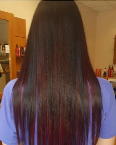 5 - Jeanettes Hair Shop