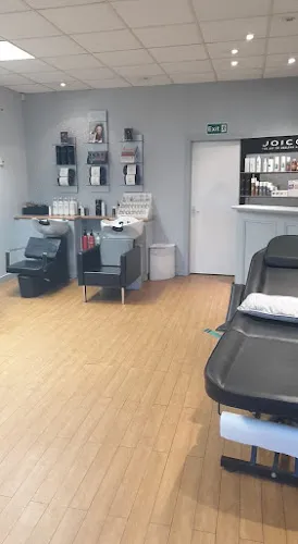 2 - Jeanettes Hair Shop