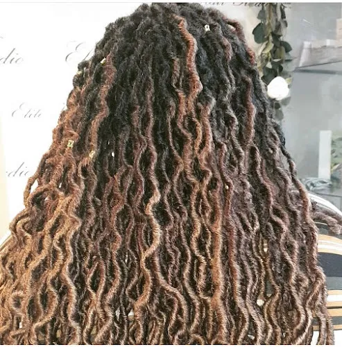 4 - Jeanettes Hair Shop