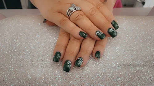 4 - Jennie’s Unisex Hair Salon