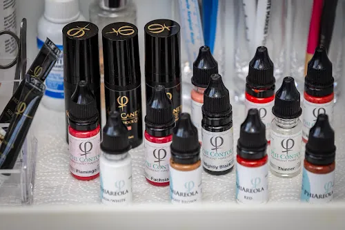 5 - Jenny’s Unique Nails