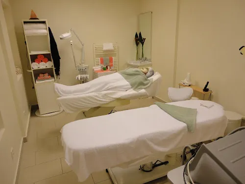 3 - Jolie Hair & Cosmetics