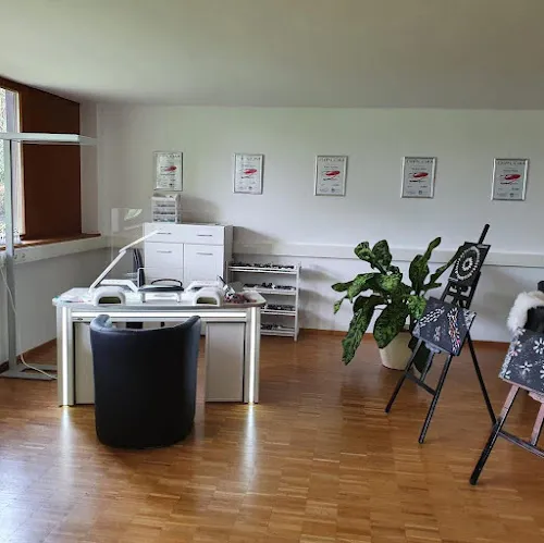 2 - Julia Aicher Friseure