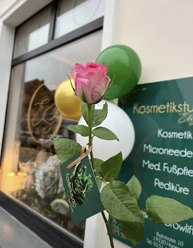 2 - Julia Kosmetik Studio - Nagelstudio - Wimpernverlängerung - Permanent Make - up