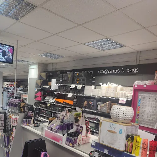 2 - Julies Beauty Salon