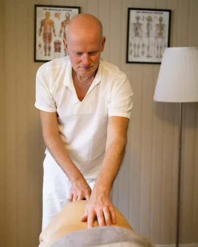 2 - Kadros Barbershop AB