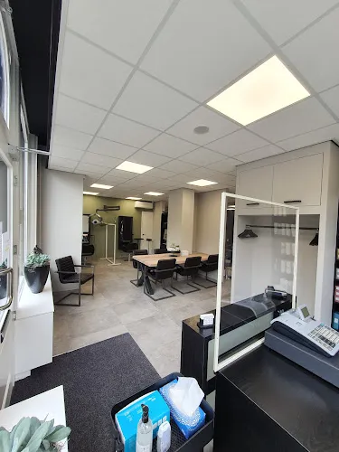 4 - Kapsalon Parijs ✂