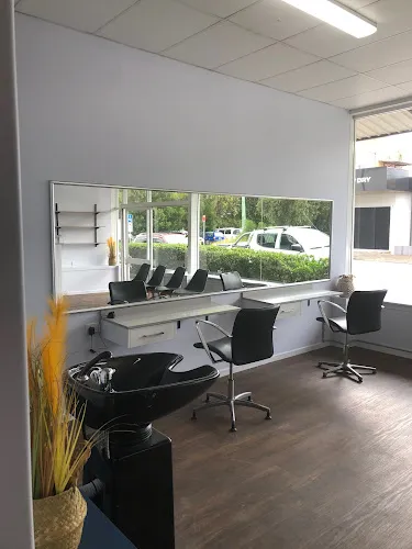 2 - Karenz Hair Studio