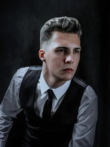 6 - Karin / Haarstudio L & K KG