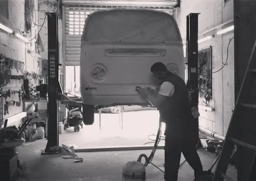 1 - -Karosserie&Lack Meisterbetrieb ZIBI