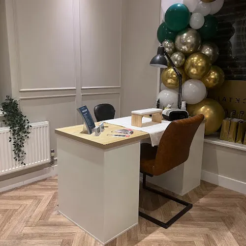 5 - KATE MAYA Nail & Beauty Artistry