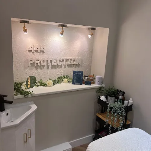 4 - KATE MAYA Nail & Beauty Artistry