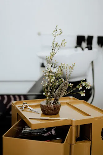 6 - Kathy’s Nail salon