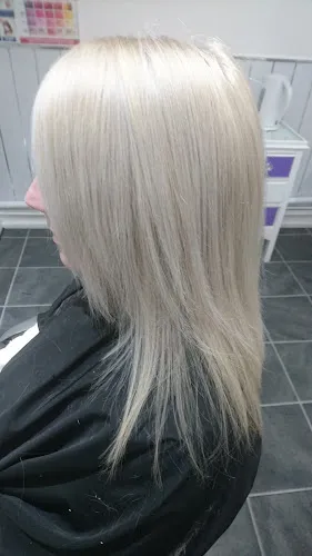 6 - Katie James Hair