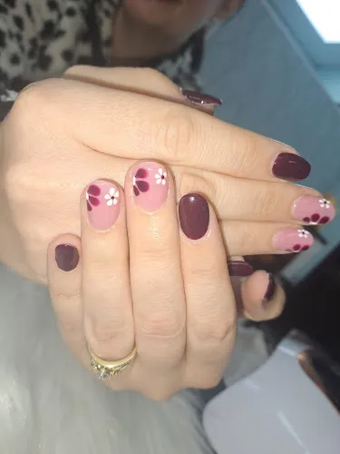 5 - Kavitas Beauty Bay