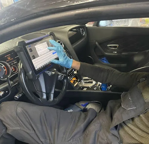 2 - KFZ-Service und Reparatur Onesseit