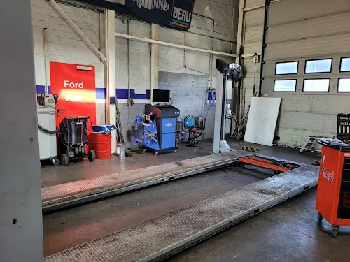 4 - Kfz-Technik Mann