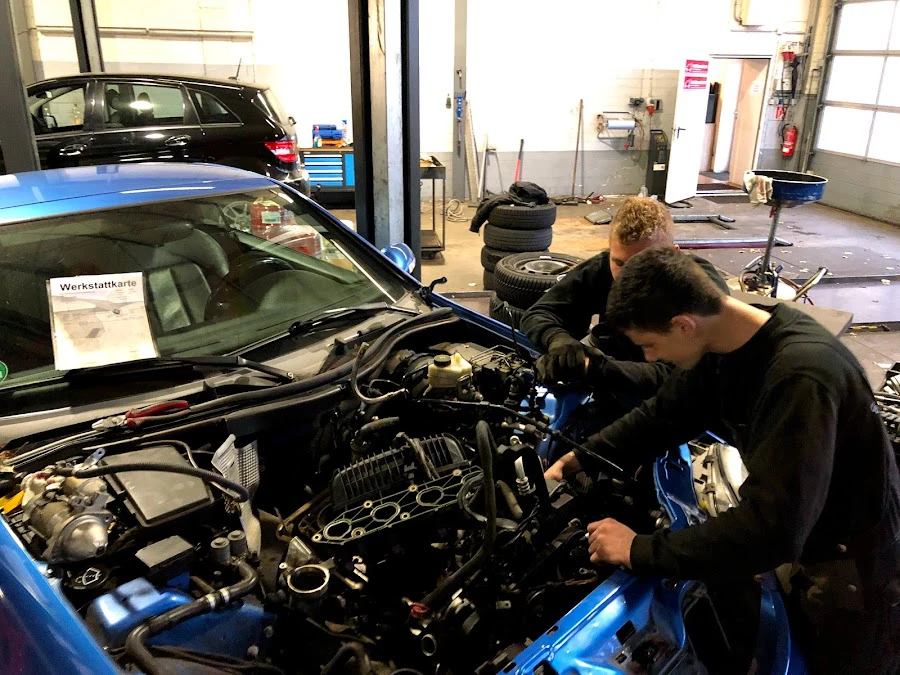 1 - KFZ-Werkstatt L. Knells GmbH - KNELLS Die KFZ Werkstatt