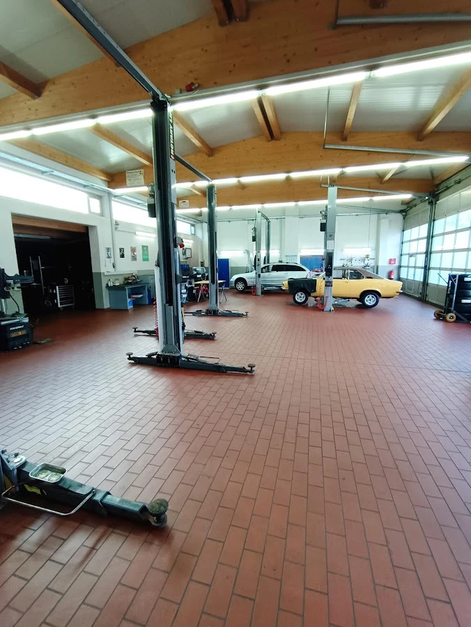 1 - KFZ&Reifenservice Elias Adelhardt