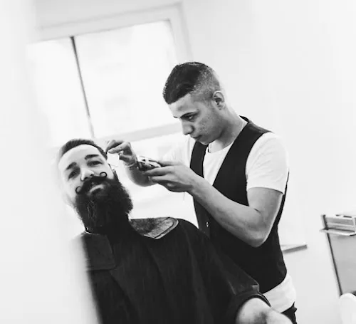 2 - K|H KHALED HAARSTUDIO