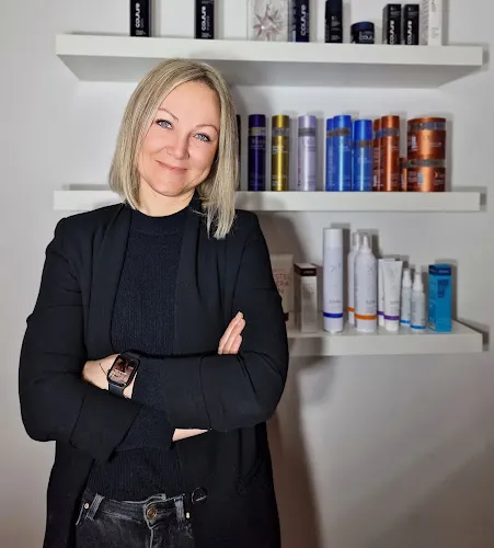 4 - K|H KHALED HAARSTUDIO