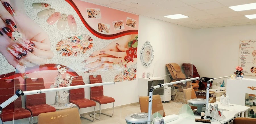 1 - Kims Beauty House