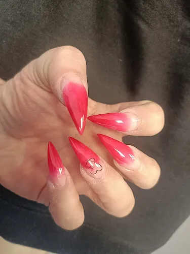 4 - Kims Beauty House