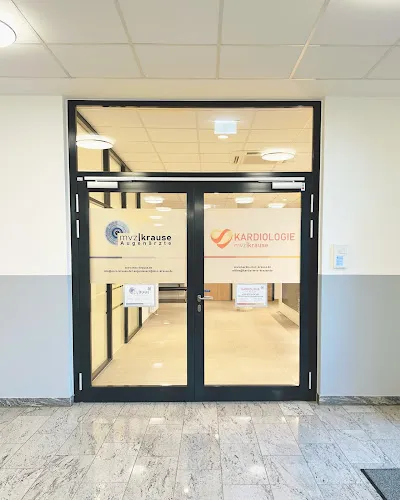 2 - Kinder- und Jugendärztin Frau Dr. med. S. Jungbluth