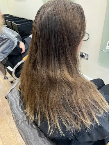 8 - Kiss Beauty Salon