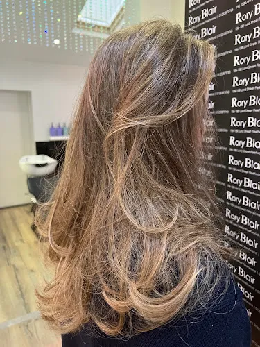 3 - Kiss Beauty Salon