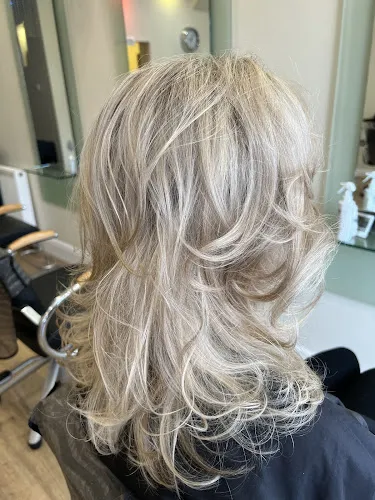 5 - Kiss Beauty Salon