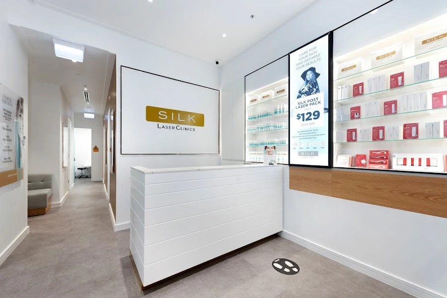 1 - Klara at Salon 51