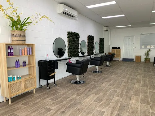 7 - Klara at Salon 51