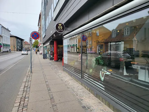 6 - Klippehjørnet v/Ulla Larsson