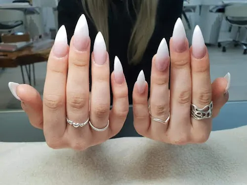 8 - Klippehjørnet v/Ulla Larsson