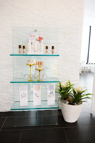 7 - KODRIC, IRENA • Body Sugaring